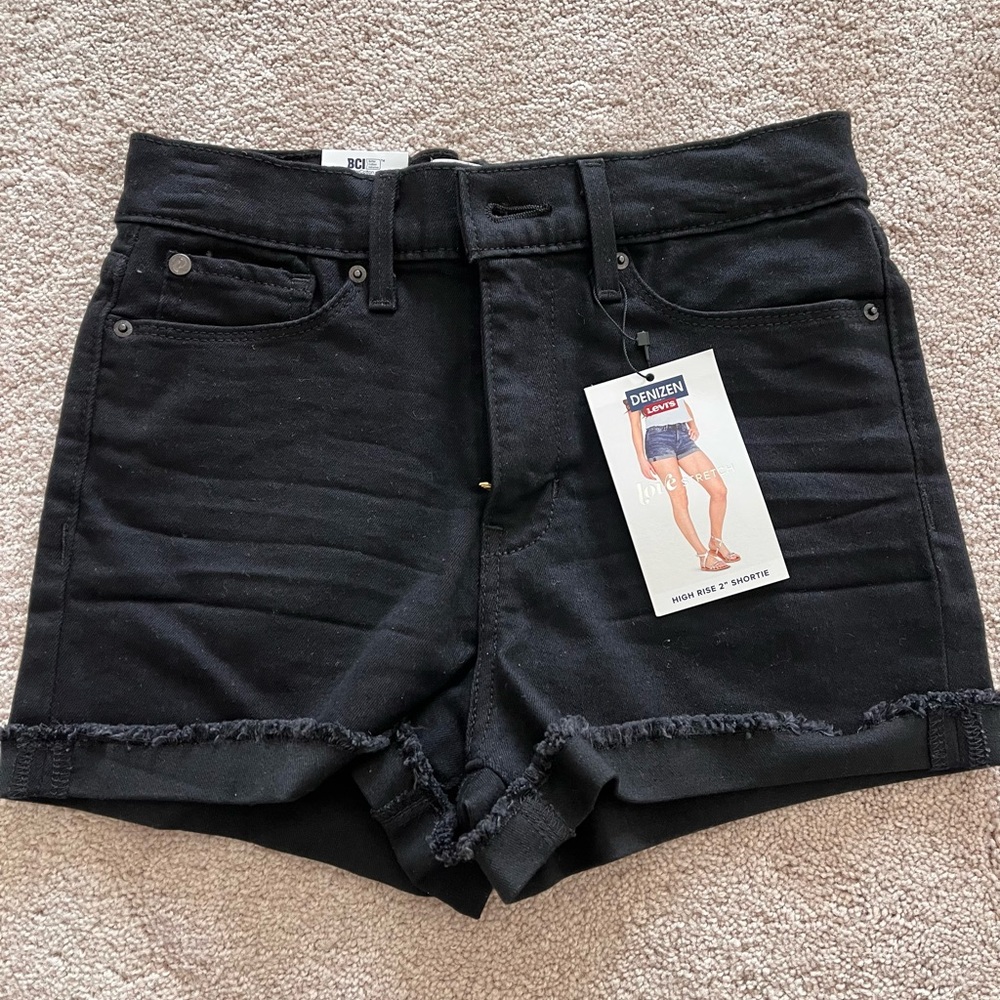 NWT Levi size 5 high rise shortie black jean shorts - Picture 1 of 3